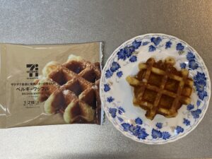 外はサクサク 中はシットリ甘い ベルギーワッフル セブン ローソン ファミマ コンビニ商品３社 比較食べ比べ コンビニ商品 ご飯を比較食べ比べ